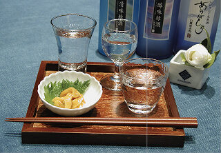 白鷹禄水苑の内観